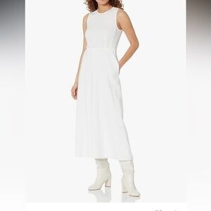 New ▶️ Theory ◀️ Volume
Dart Dress Soft Crunch Linen
White Size